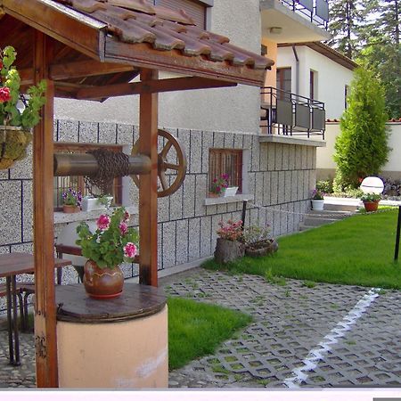 Family Hotel Emaly 1 Bankea Exterior foto