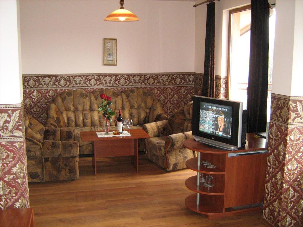Family Hotel Emaly 1 Bankea Exterior foto